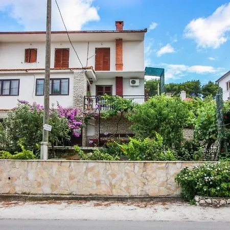 Nela Apartmán Trogir